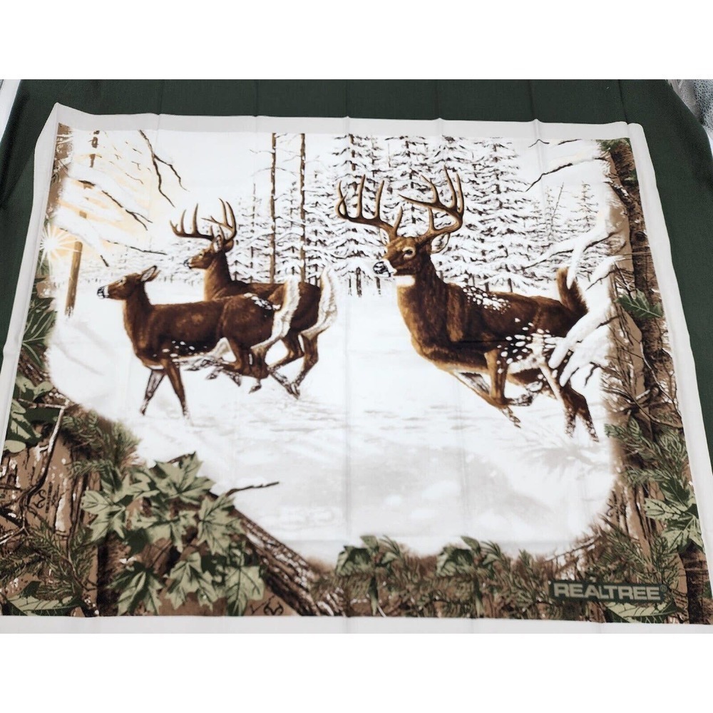 RealTree Xtra Green Star Of The Show Pattern Winter Deer Quilt Kit 69.5"x 76.5"